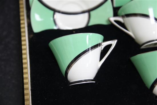 A cased Royal Doulton Art Deco Deluxe pattern twelve piece teaset, width 42cm